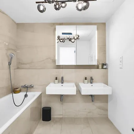 Skypark's Luxury Ii With Prime View Apartment